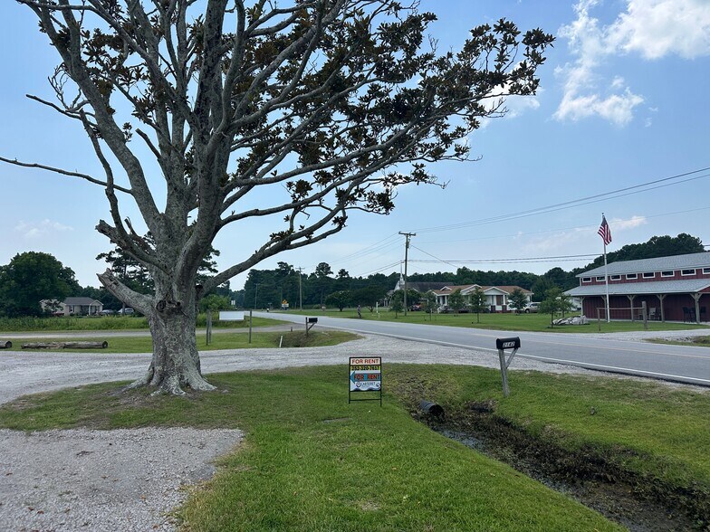 2142 Live Oak St, Beaufort, NC à louer - Photo du bâtiment - Image 2 de 11