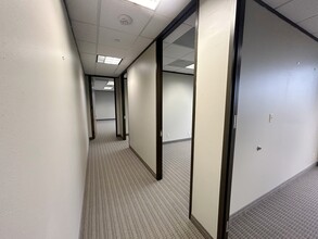 5720 Lyndon B Johnson Fwy, Dallas, TX à louer Photo intérieure- Image 2 de 18