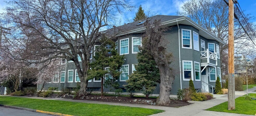 340 Linden Ave, Victoria, BC à vendre - Photo du bâtiment - Image 2 de 11