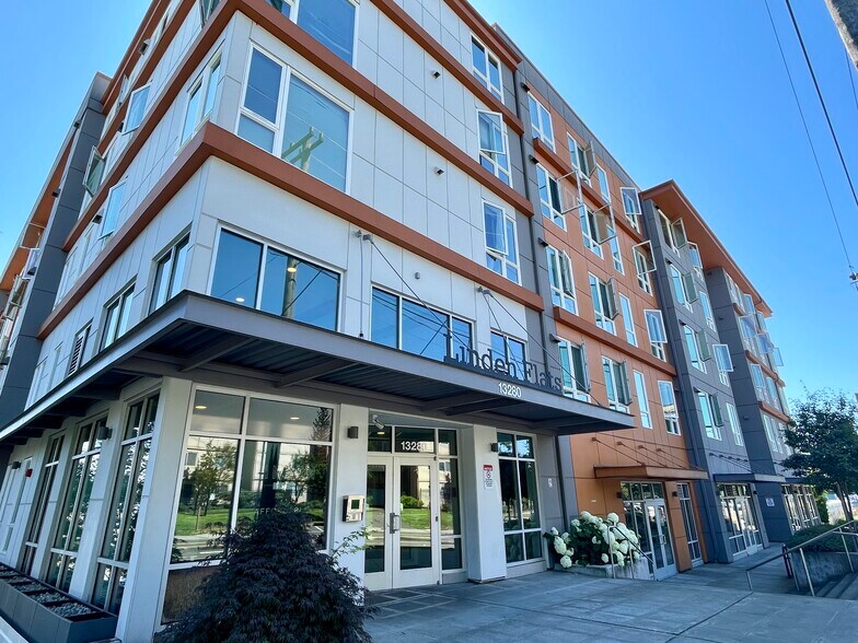13280 Linden Ave N, Seattle, WA à louer - Photo du bâtiment - Image 1 de 43