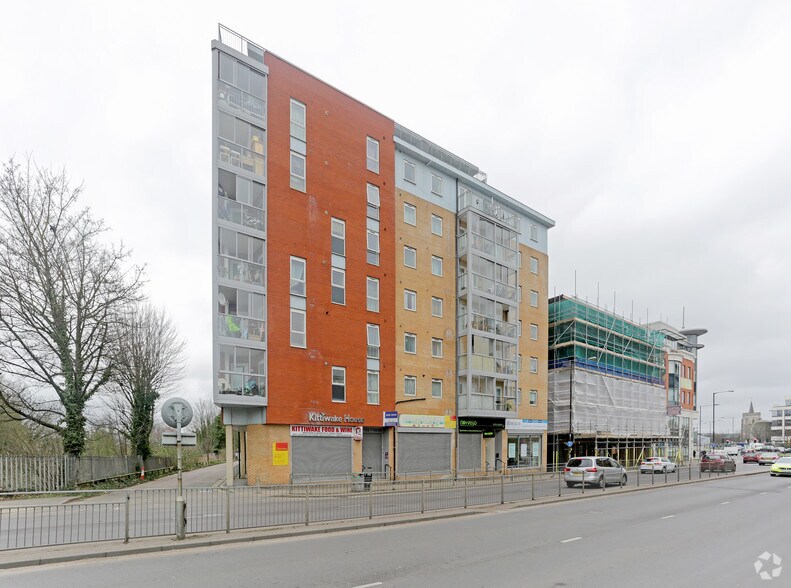 1-7 High St, Slough à louer - Photo principale - Image 1 de 5