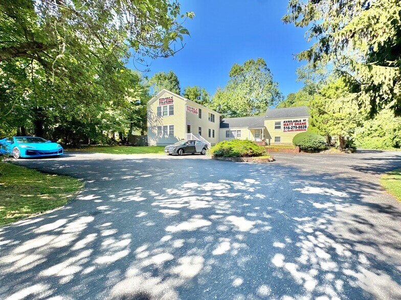 329 Deer Park Rd, Dix Hills, NY à vendre - Photo du bâtiment - Image 1 de 43