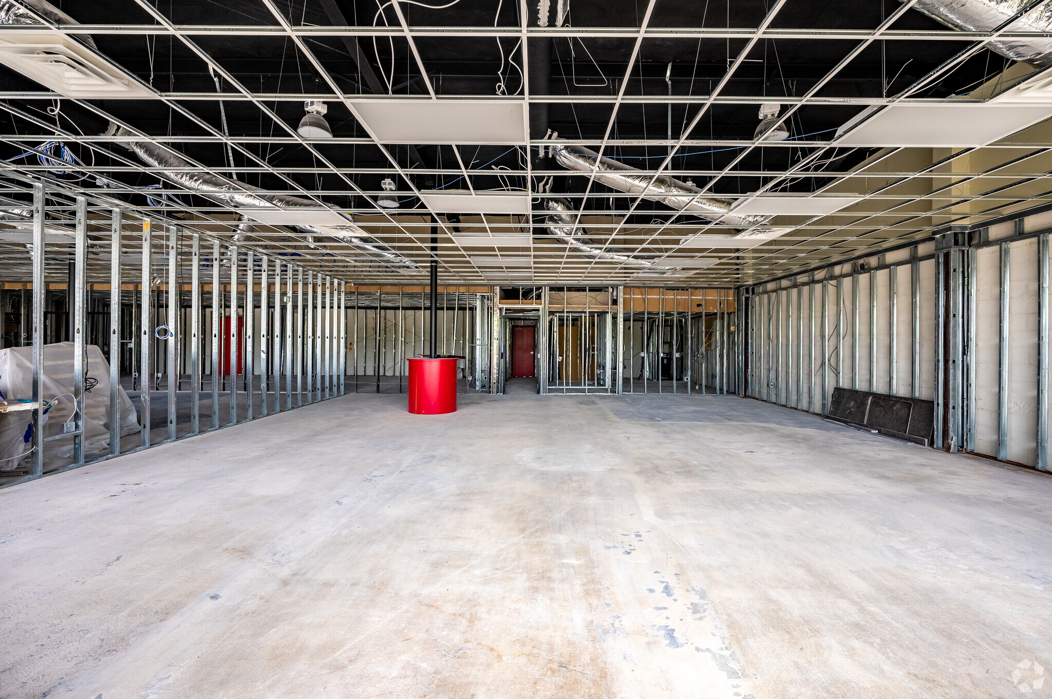 2420 S Stemmons Fwy, Lewisville, TX for lease Interior Photo- Image 1 of 3