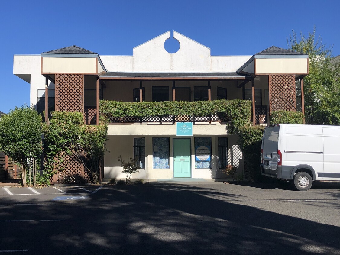 211 Wappo Ave, Calistoga, CA for lease Building Photo- Image 1 of 2