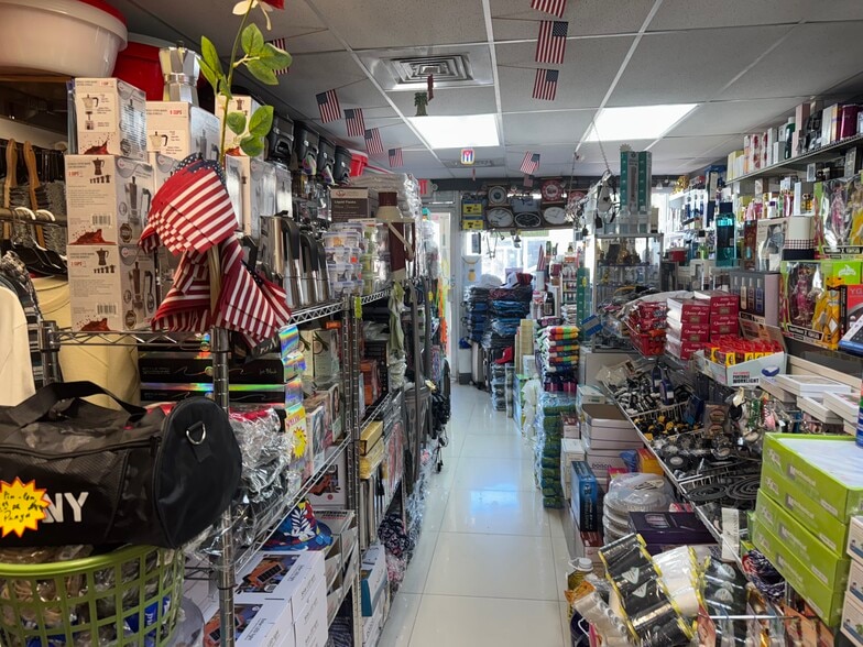 1352-1380 E 4th Ave, Hialeah, FL for lease - Building Photo - Image 3 of 7