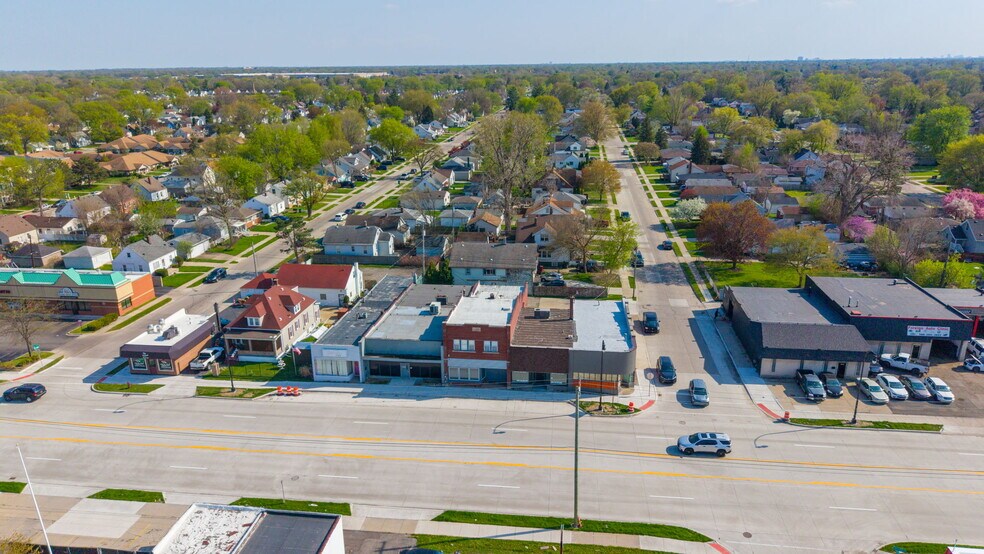 16906 E Nine Mile Rd, Eastpointe, MI à vendre - Photo du bâtiment - Image 3 de 22