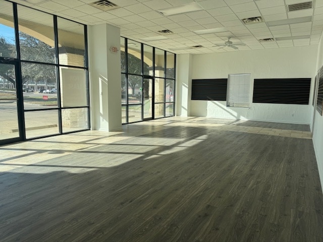 1585 E Broad St, Mansfield, TX for lease - Interior Photo - Image 3 of 13