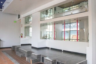 3301-3311 E 12th St, Oakland, CA à louer Photo intérieure- Image 2 de 12