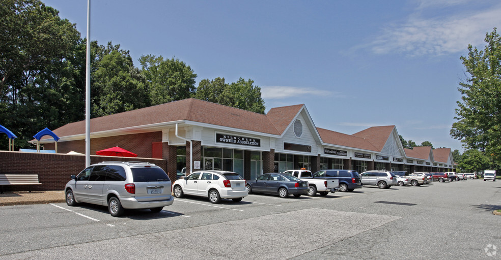 1405 Kiln Creek Pky, Newport News, VA for lease - Building Photo - Image 1 of 1