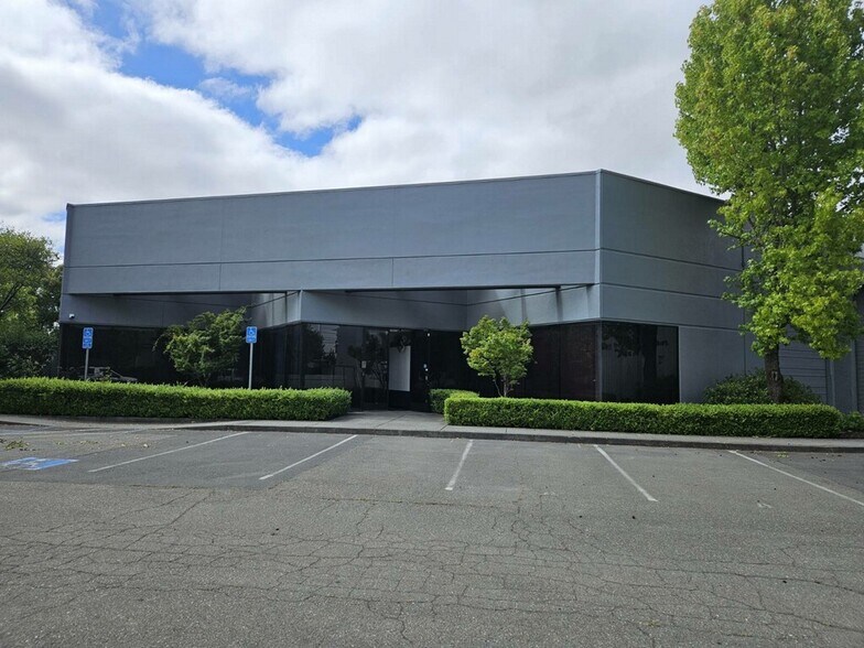 481 Aaron St, Cotati, CA à louer - Photo du bâtiment - Image 1 de 14