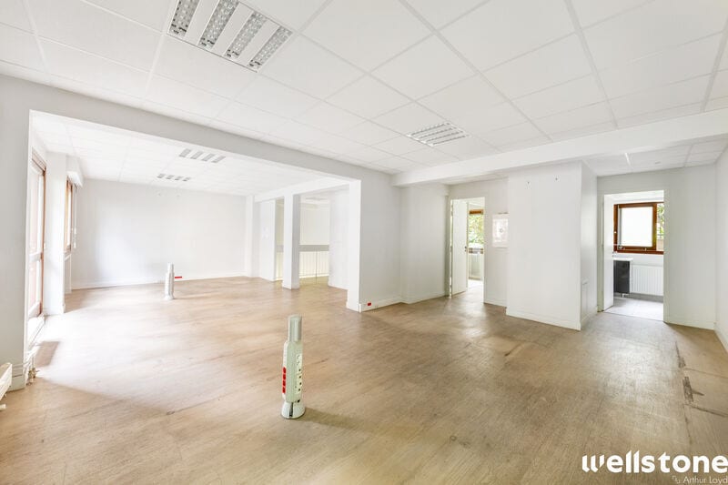 10 Rue Des Bergers, Paris for lease - Interior Photo - Image 2 of 11