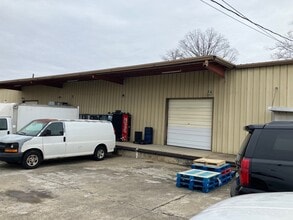 2100 S Lyerly St, Chattanooga, TN for lease Building Photo- Image 2 of 7