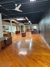 2433 Broad St, Chattanooga, TN for lease Interior Photo- Image 2 of 4