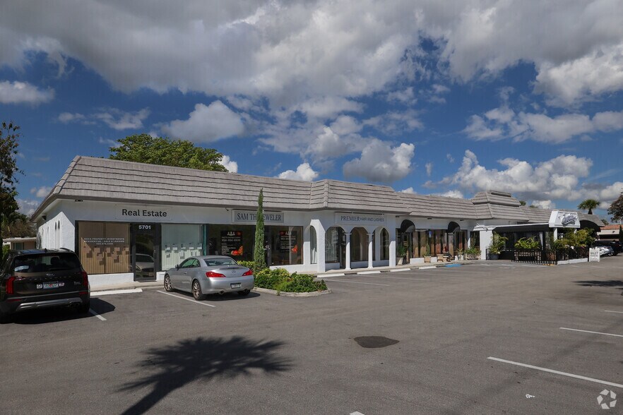 5701 N Federal Hwy, Boca Raton, FL à louer - Photo principale - Image 2 de 3