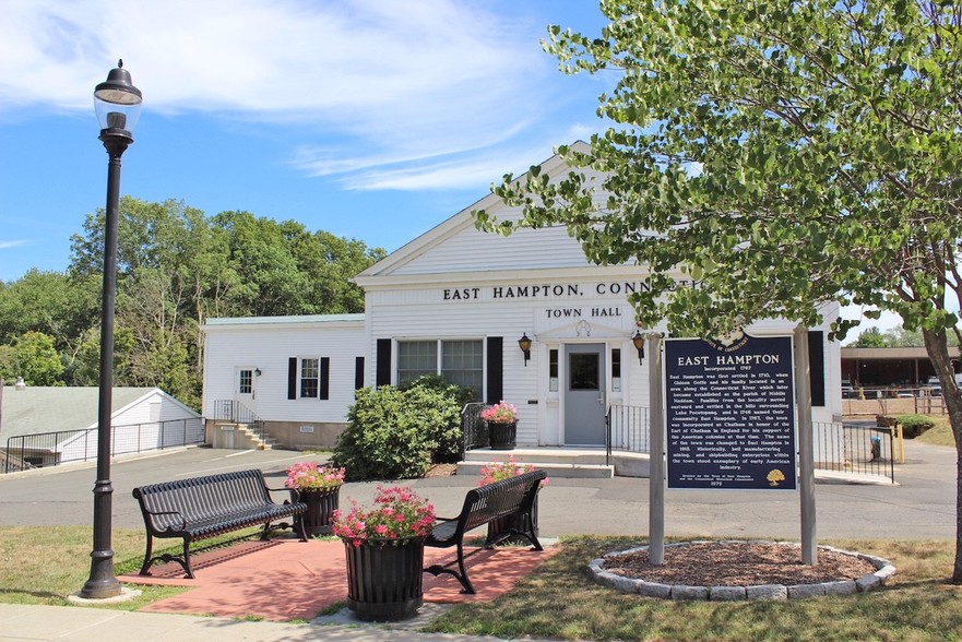 20 E High St, East Hampton, CT à vendre - Photo du bâtiment - Image 1 de 1