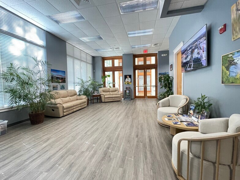 300 E University Ave, Gainesville, FL à vendre - Photo du bâtiment - Image 3 de 20