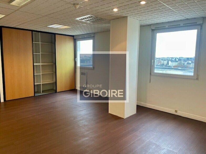 Office in Rennes for sale - Interior Photo - Image 2 of 5