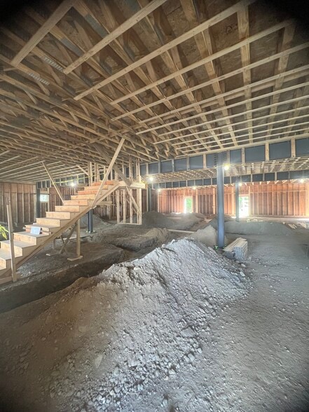 255 Cape Hwy, East Taunton, MA à louer - Photo intérieure - Image 3 de 4