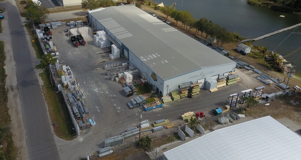 17550 East St, North Fort Myers, FL for lease - Building Photo - Image 2 of 9