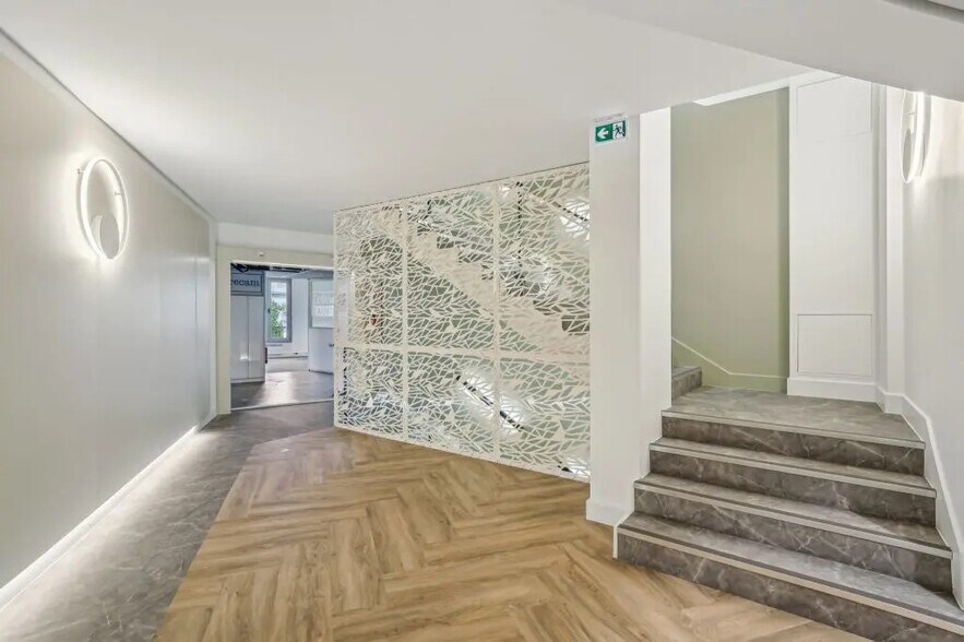 82 Avenue Marceau, Paris à louer - Photo du bâtiment - Image 3 de 13