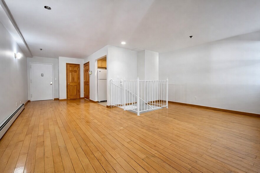 3074-3076 30th St, Astoria, NY à vendre - Photo intérieure - Image 3 de 7