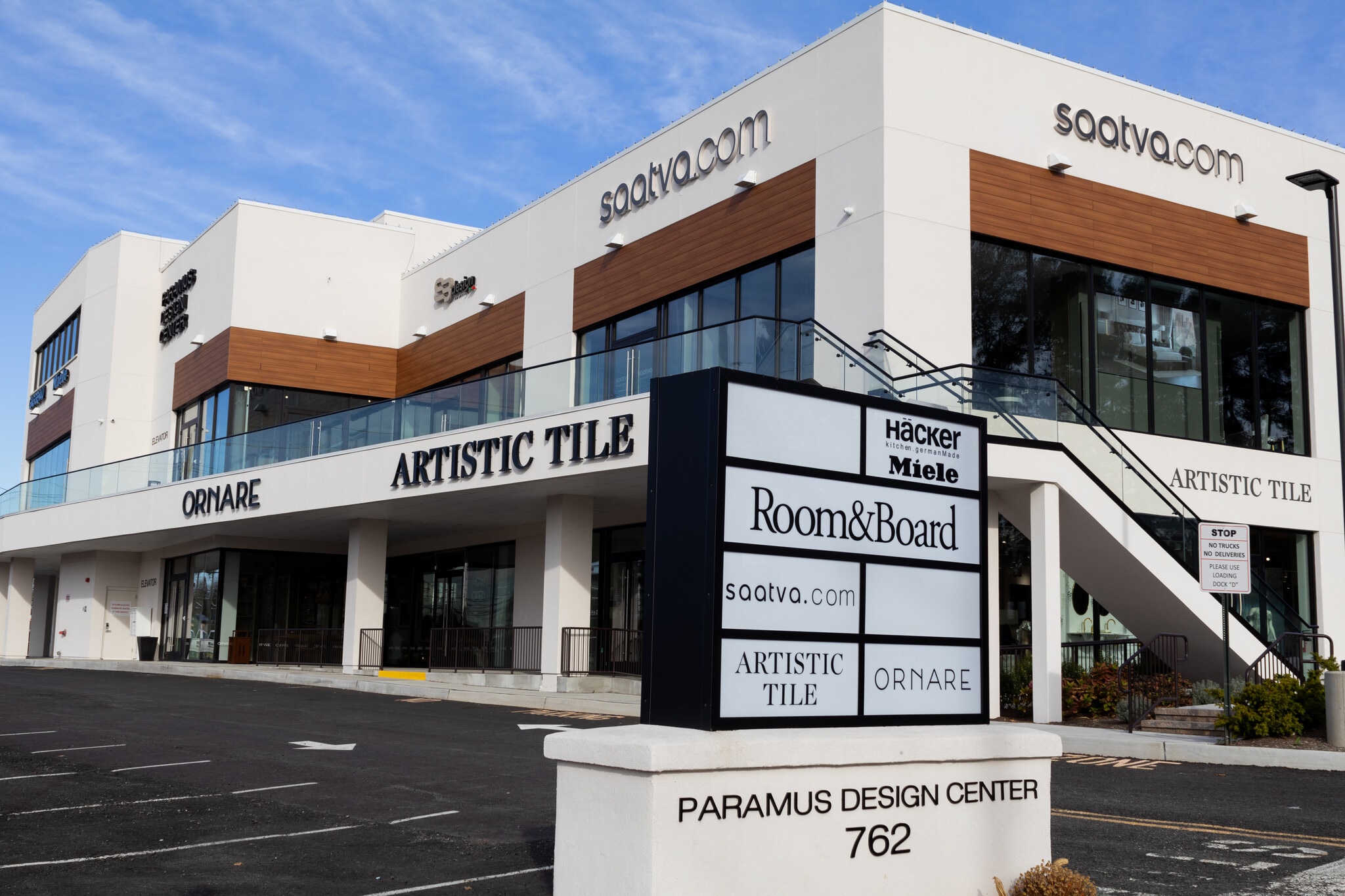 762-776 N State Rt 17, Paramus, NJ for lease Primary Photo- Image 1 of 8