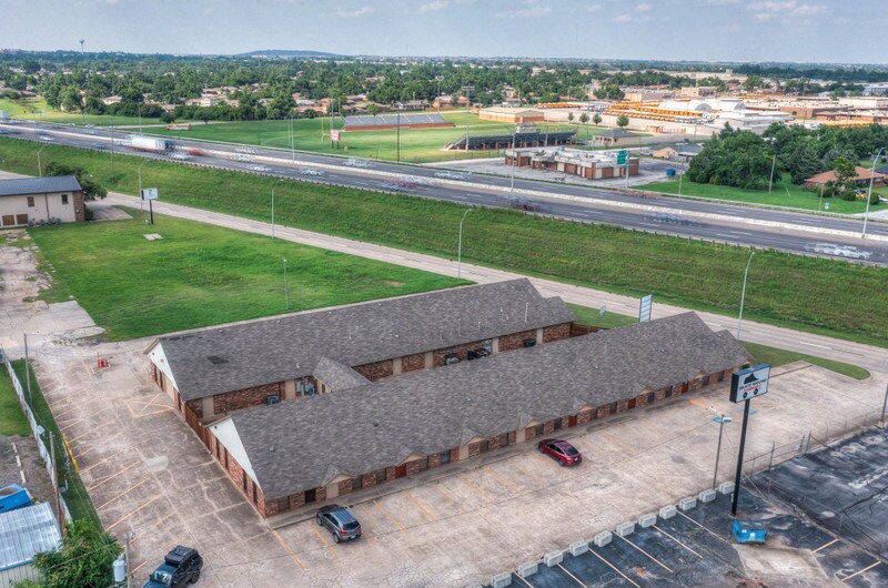 221 N Service Rd, Moore, OK à louer - Aérien - Image 2 de 5