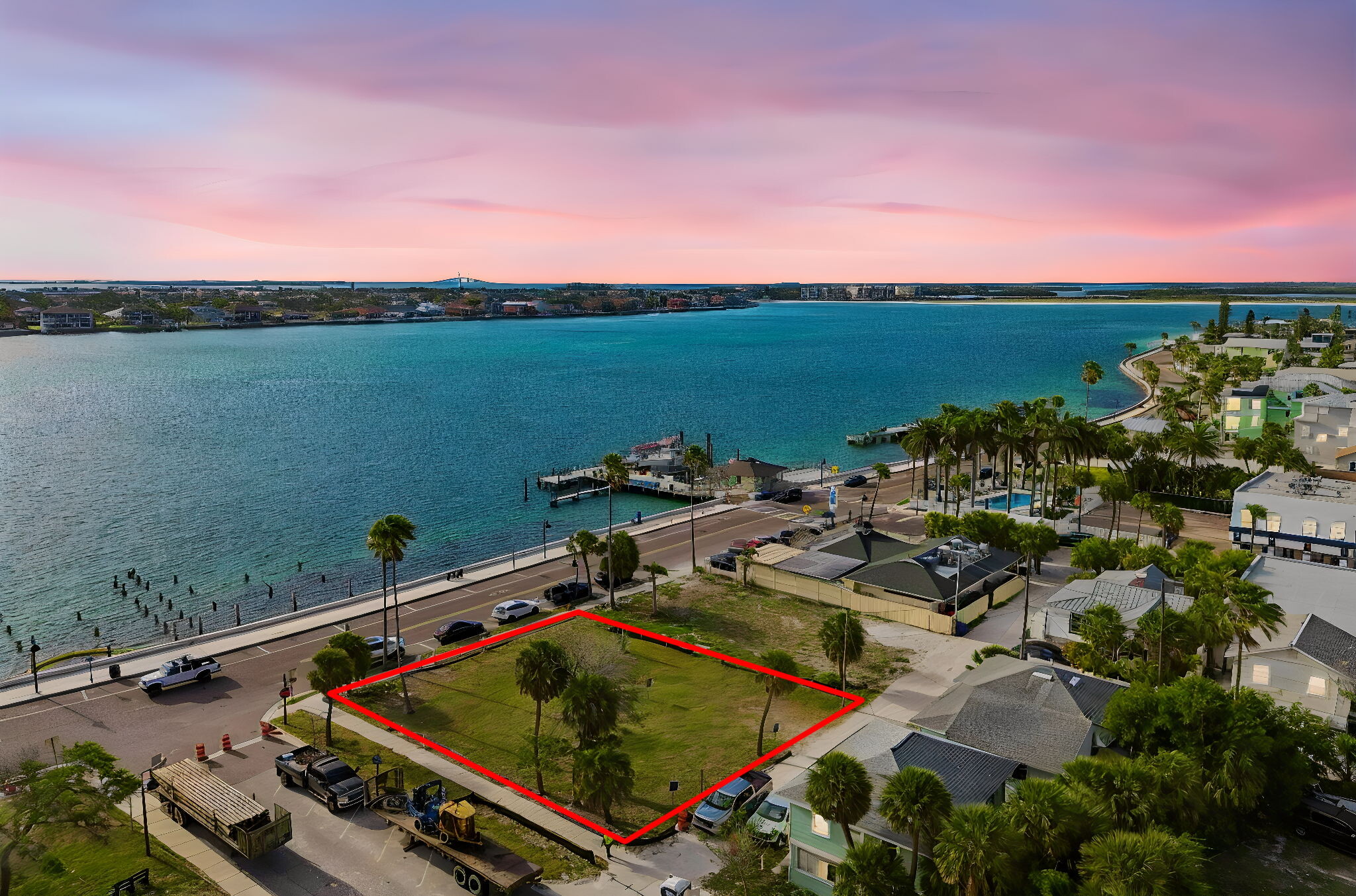 808 Pass a Grille Way, St Pete Beach, FL à vendre Photo du bâtiment- Image 1 de 32