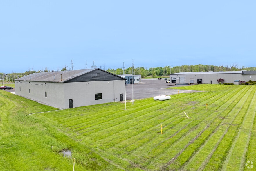 500 N Peterboro St, Canastota, NY for lease - Primary Photo - Image 1 of 8