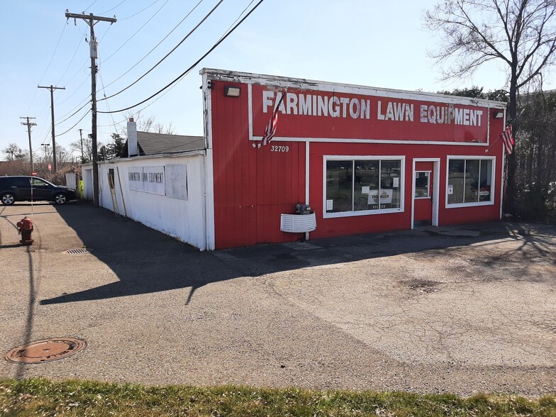 32709 Northwestern Hwy, Farmington, MI for sale - Building Photo - Image 3 of 10