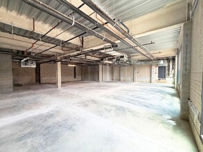 3605 N Ravenswood Ave, Chicago, IL for lease Interior Photo- Image 2 of 3