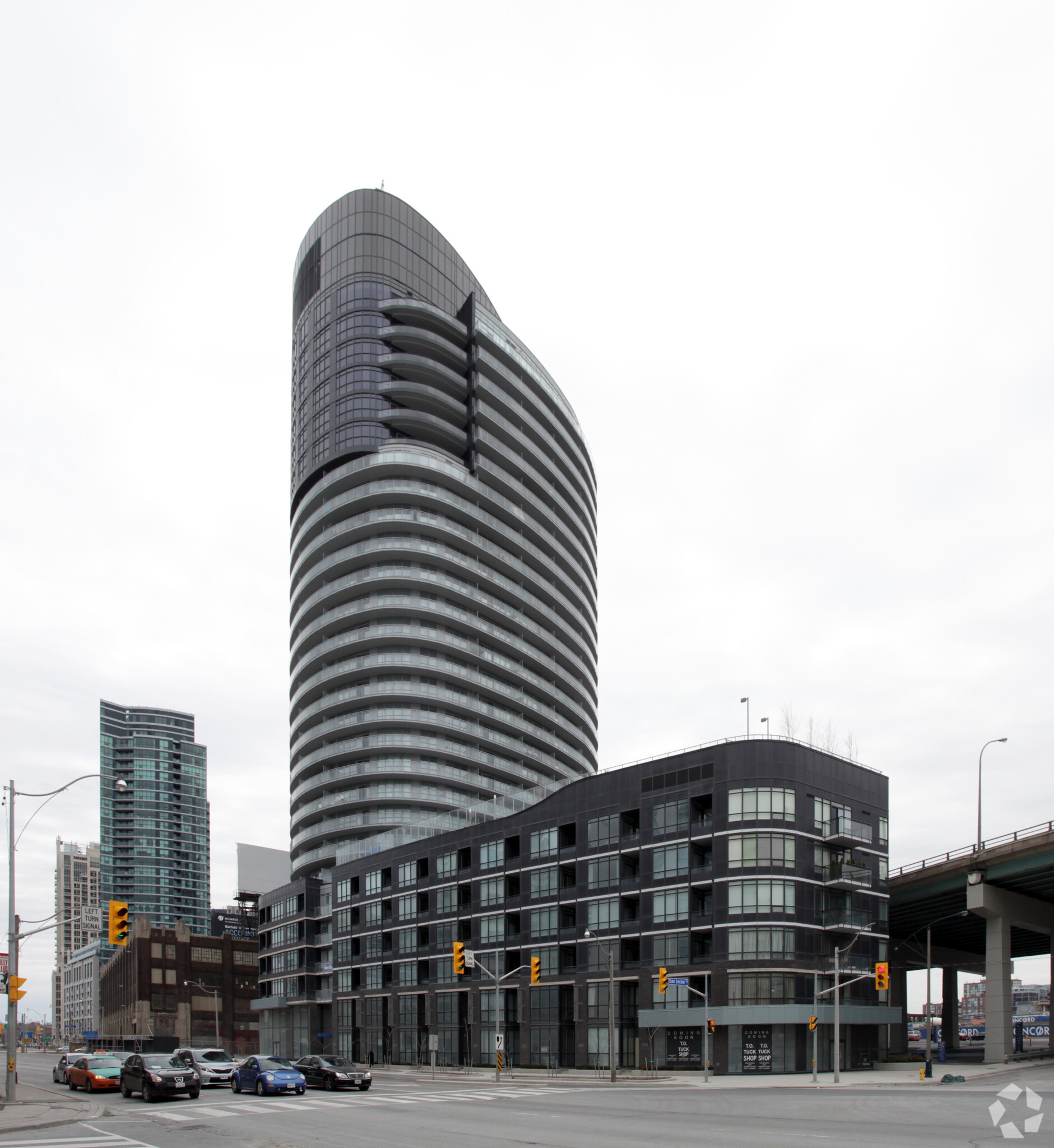 438 Lake Shore Blvd, Toronto, ON for lease Primary Photo- Image 1 of 7