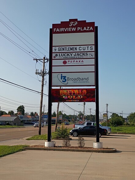 5317-5327 N Illinois St, Fairview Heights, IL à louer - Photo du bâtiment - Image 2 de 11