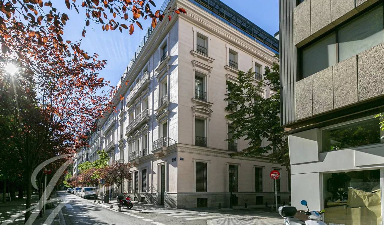 Multifamily in Madrid, Madrid for sale Primary Photo- Image 1 of 2