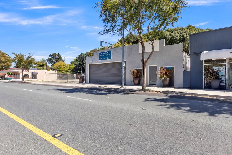 4040 San Pablo Dam Rd, El Sobrante, CA à louer - Photo du bâtiment - Image 2 de 25
