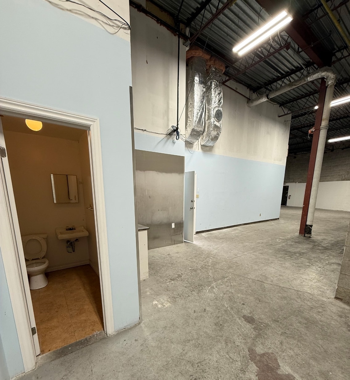 401 Alden Rd, Markham, ON à louer Photo de construction- Image 1 de 8