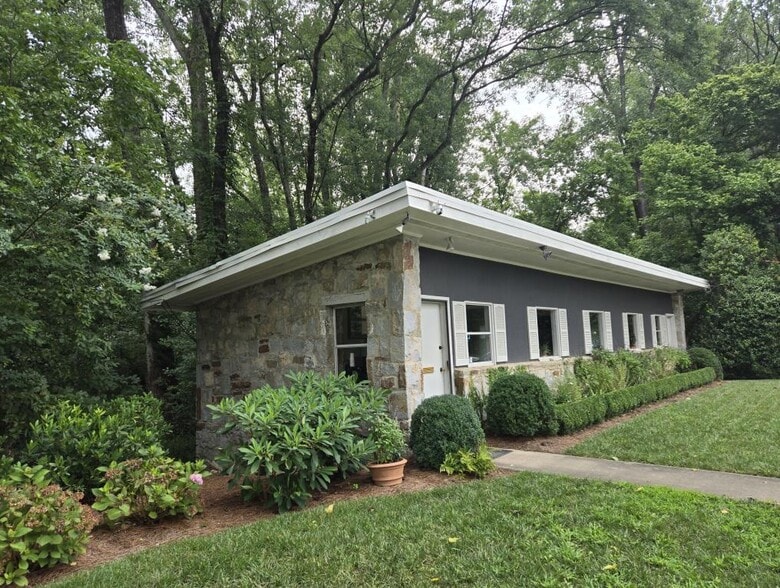 1100 Dalon NE Rd, Atlanta, GA for lease - Building Photo - Image 2 of 3