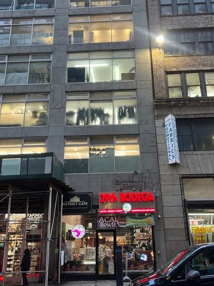 269 W 39th St, New York, NY for lease - Building Photo - Image 3 of 7