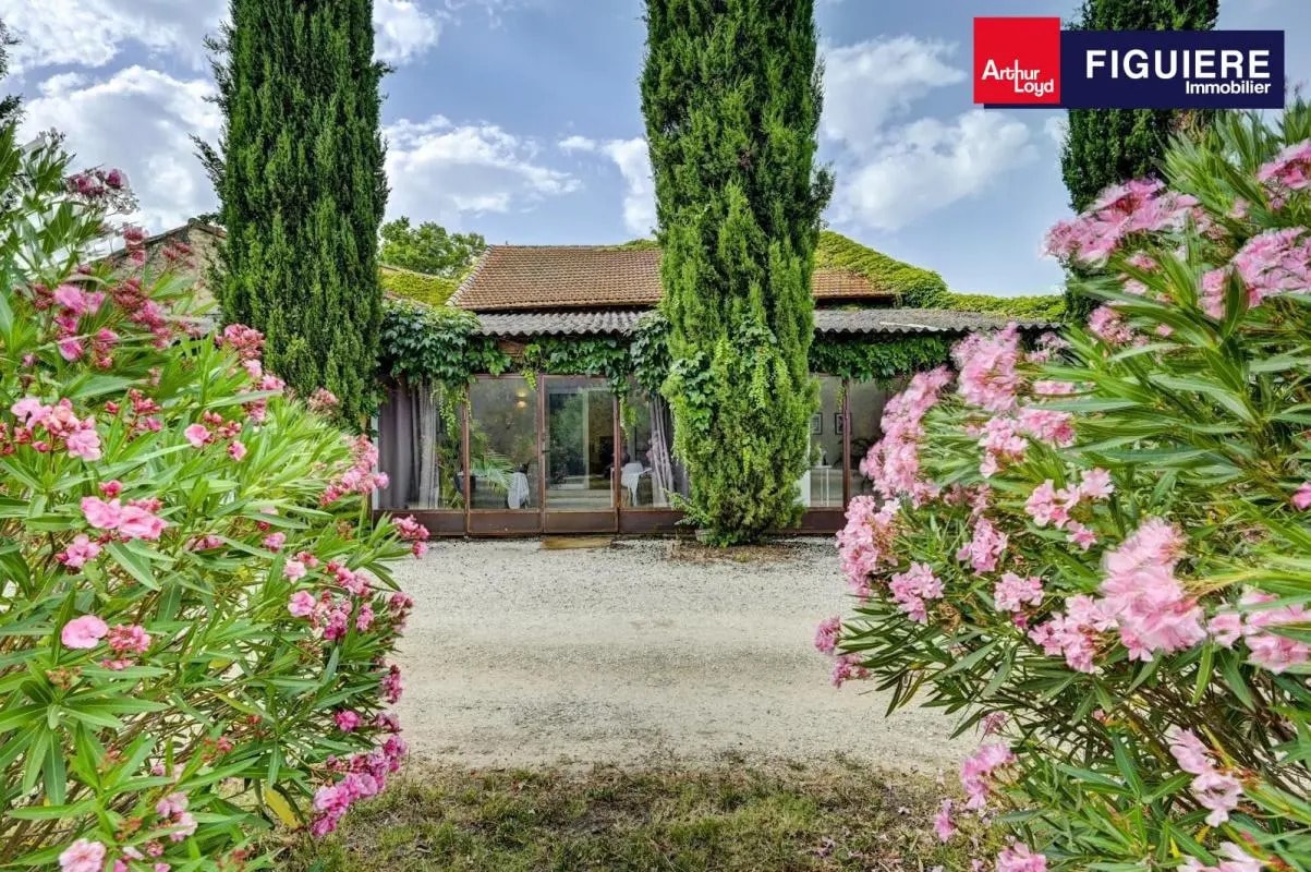 Office in Aix-en-Provence for lease Building Photo- Image 1 of 3