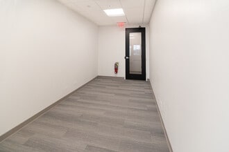 1051 Perimeter Dr, Schaumburg, IL for lease Interior Photo- Image 2 of 8