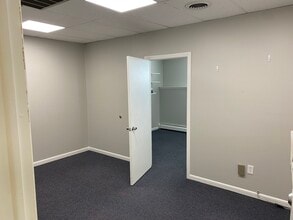 1100 New Britain Ave, West Hartford, CT for lease Building Photo- Image 2 of 4