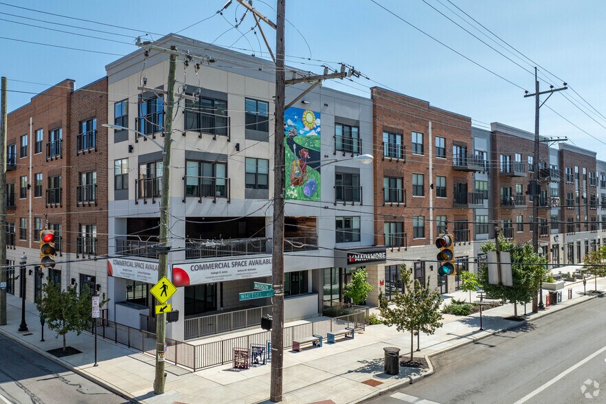 5829 Madison Rd, Cincinnati, OH à louer - Photo du bâtiment - Image 3 de 9