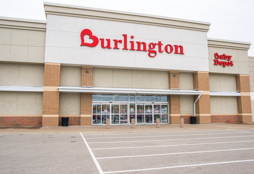 7451 Peach St, Erie, PA for lease - Building Photo - Image 2 of 42