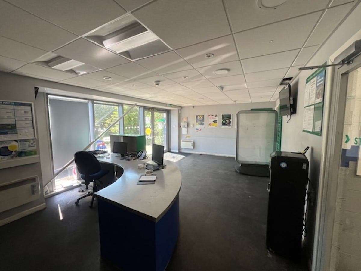 Western Rd, Bracknell for lease Interior Photo- Image 1 of 9