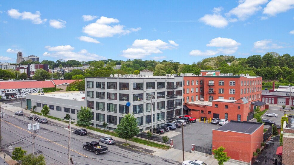 930 Broadway, Albany, NY à louer - Photo du bâtiment - Image 3 de 60