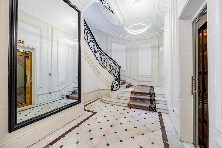 8 Rue Halévy, Paris for lease - Lobby - Image 2 of 17