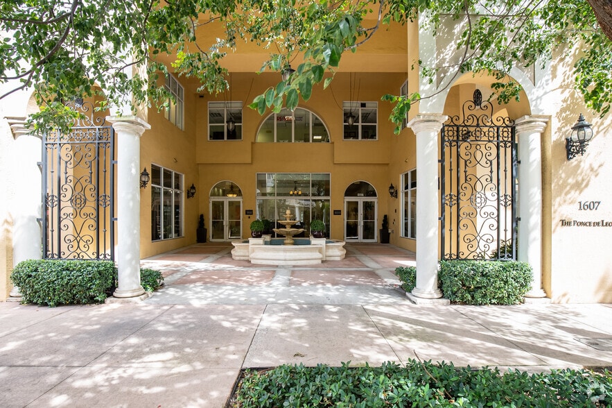 1607 Ponce de Leon, Coral Gables, FL for sale - Building Photo - Image 3 of 3