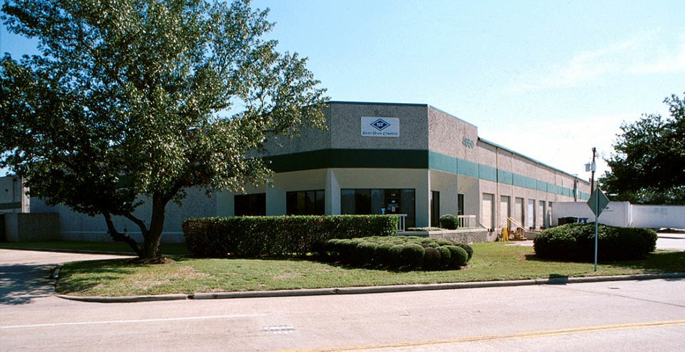 4650 S Pinemont Dr, Houston, TX for lease - Building Photo - Image 3 of 9