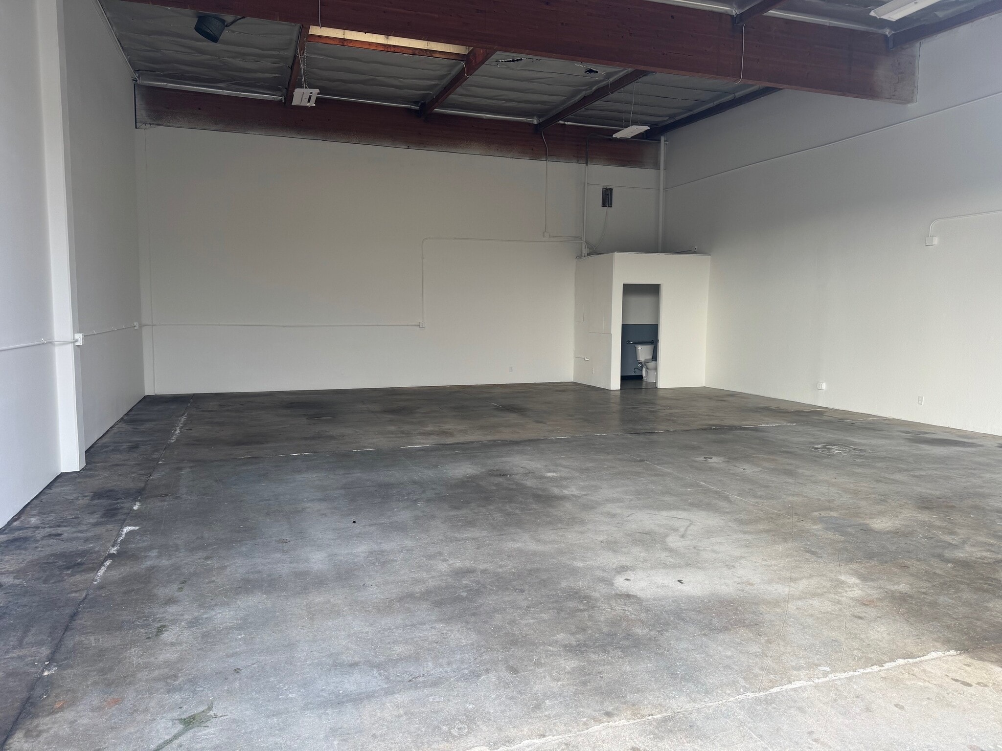 16372 Construction Cir E, Irvine, CA for lease Primary Photo- Image 1 of 6