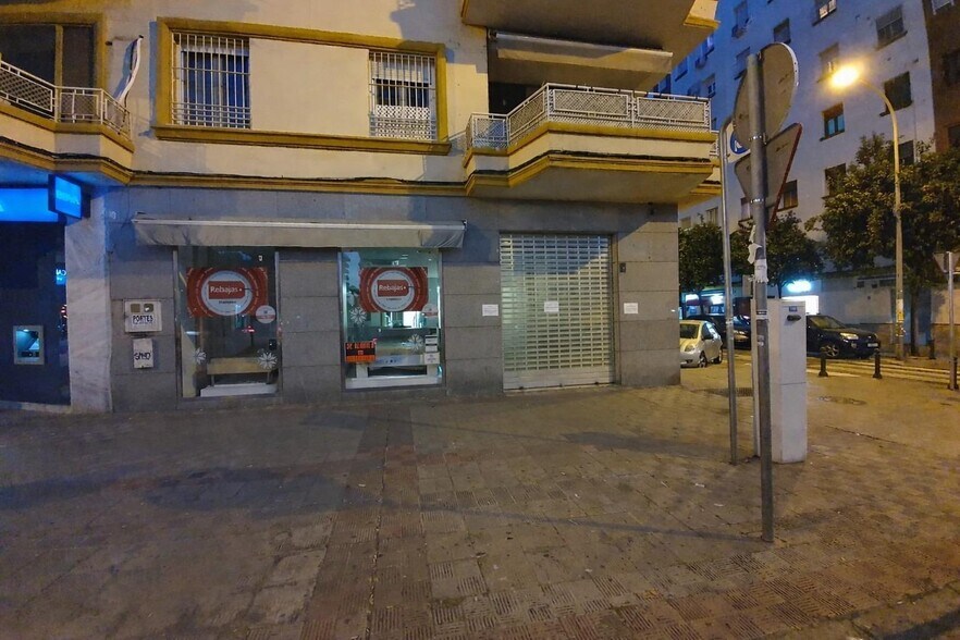 Commerce de détail dans Sevilla, Sevilla à louer - Photo du bâtiment - Image 3 de 6